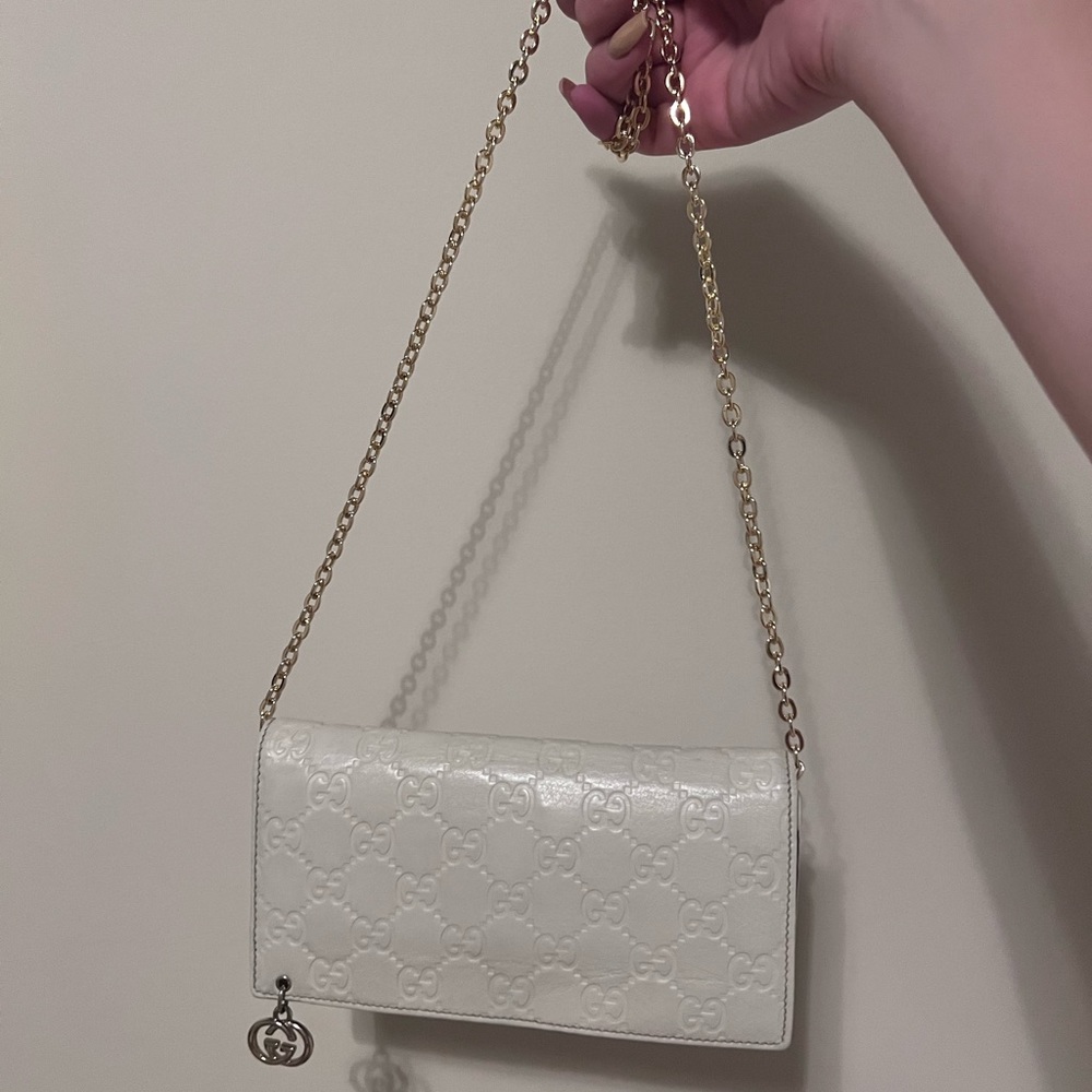 Gucci wallet on chain